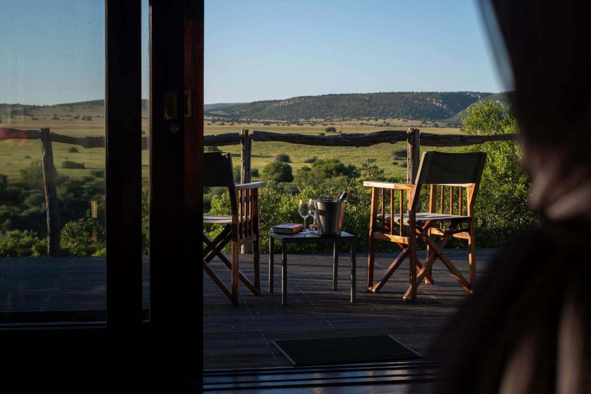 Hillsnek Safari Camp - Réserve animalière d'Amakhala Extérieur photo