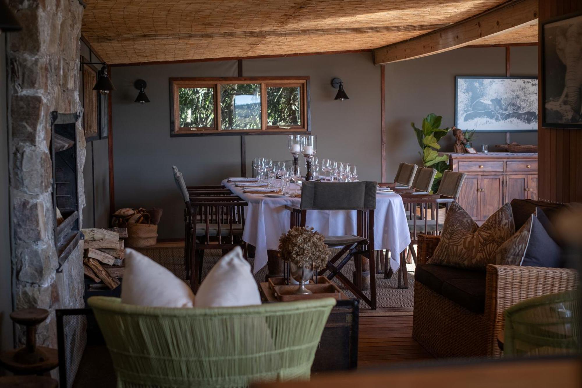 Hillsnek Safari Camp - Réserve animalière d'Amakhala Extérieur photo