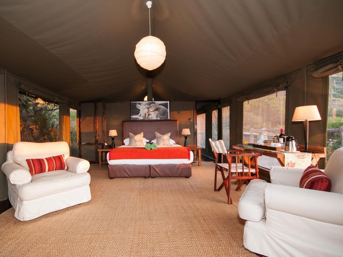Hillsnek Safari Camp - Réserve animalière d'Amakhala Extérieur photo